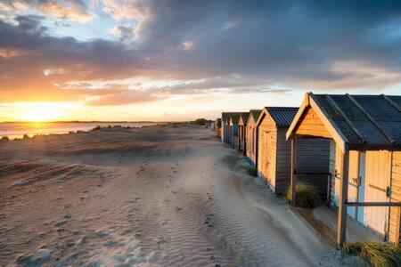 Charming Bolthole 400M To Beach Earnley Buitenkant foto