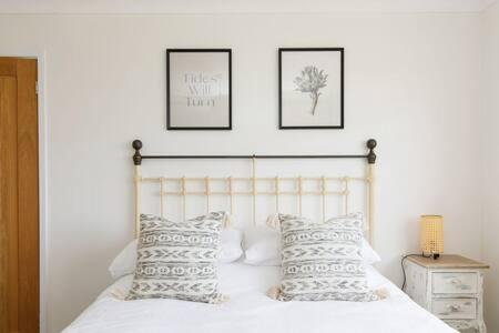 Charming Bolthole 400M To Beach Earnley Buitenkant foto