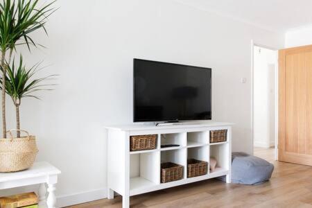Charming Bolthole 400M To Beach Earnley Buitenkant foto
